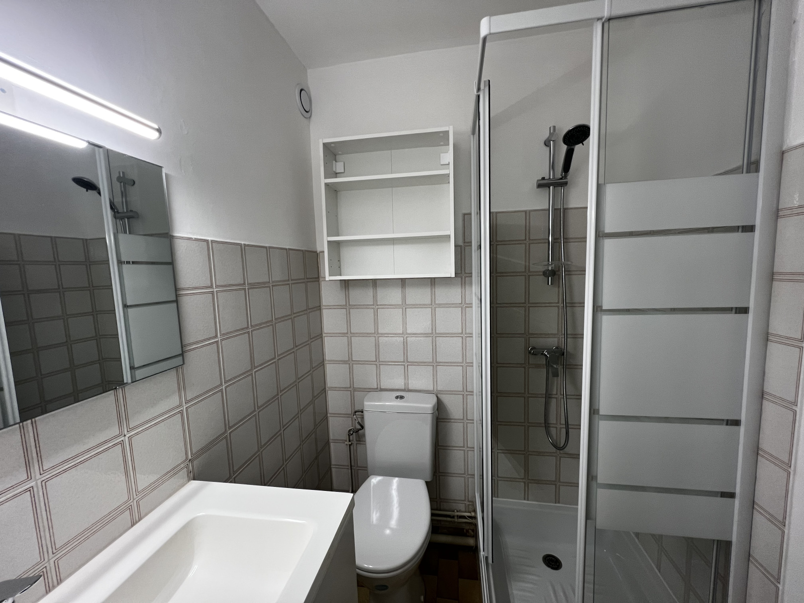 Image_,
            Studio, Mauguio, ref :2-296