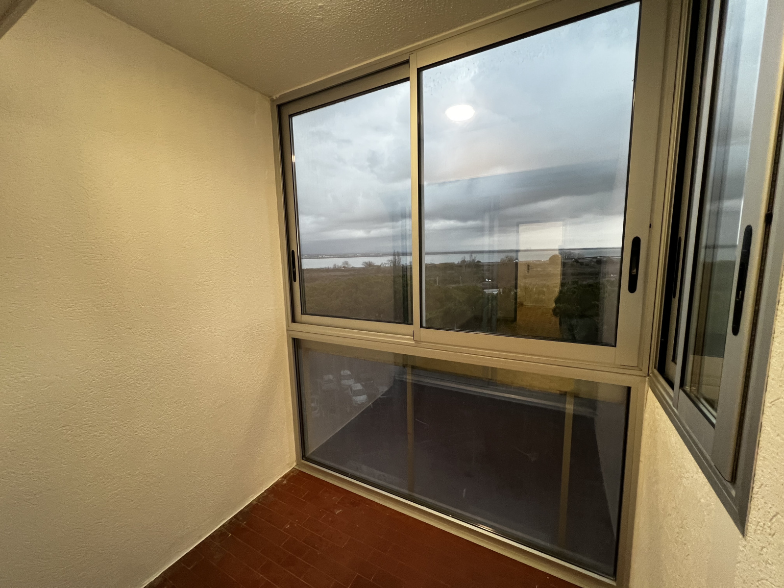 Image_,
            Studio, Mauguio, ref :2-296