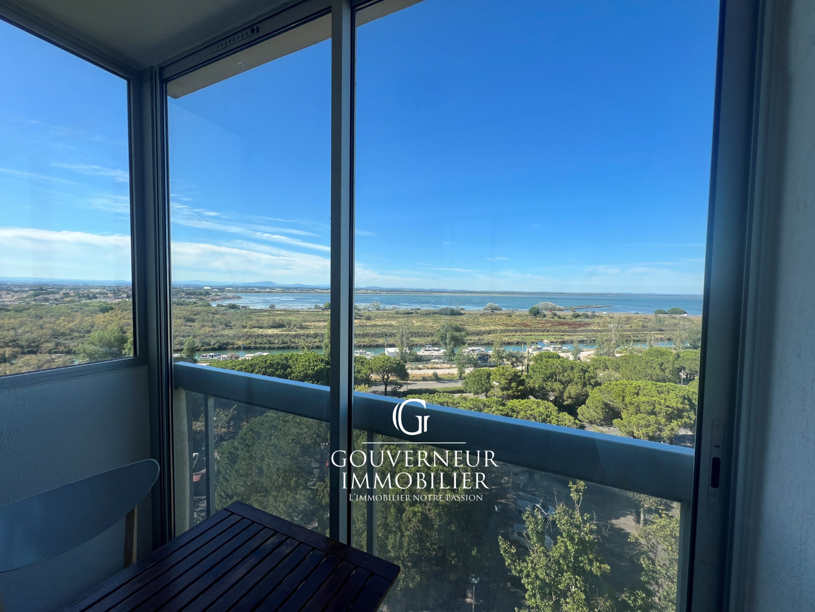 Image_,
            Studio, Mauguio, ref :2-296