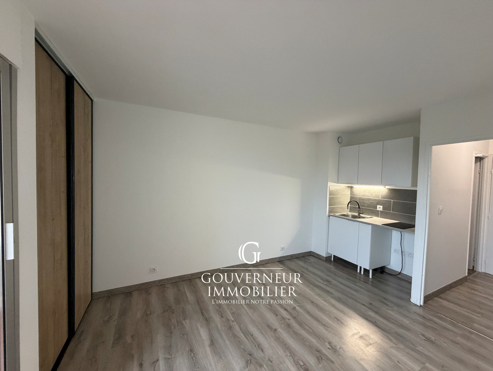 Image_,
            Studio, Mauguio, ref :2-330