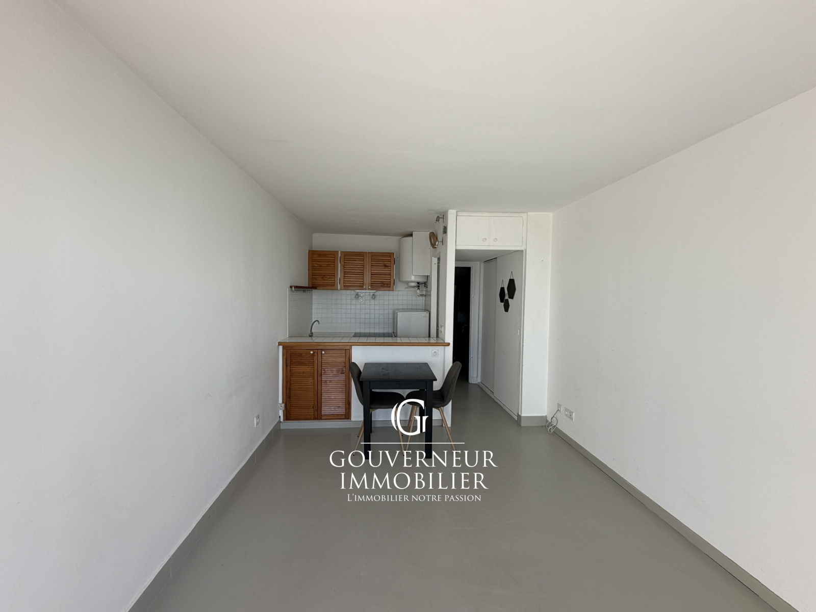 Image_,
            Studio, Mauguio, ref :2-323